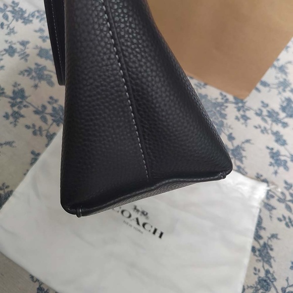 Coach Laurel Black Shoulder Bag - Picture 3 of 12